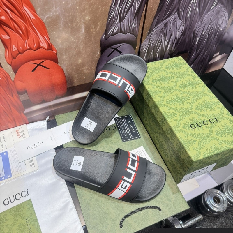 G*u*i slippers